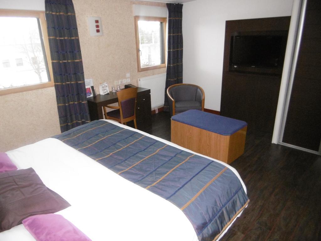 Hotel De L'Arrivée Guingamp Buitenkant foto