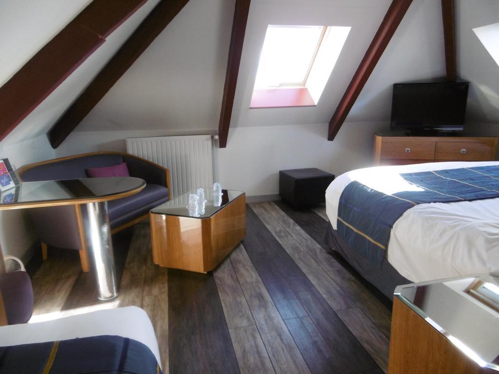 Hotel De L'Arrivée Guingamp Buitenkant foto