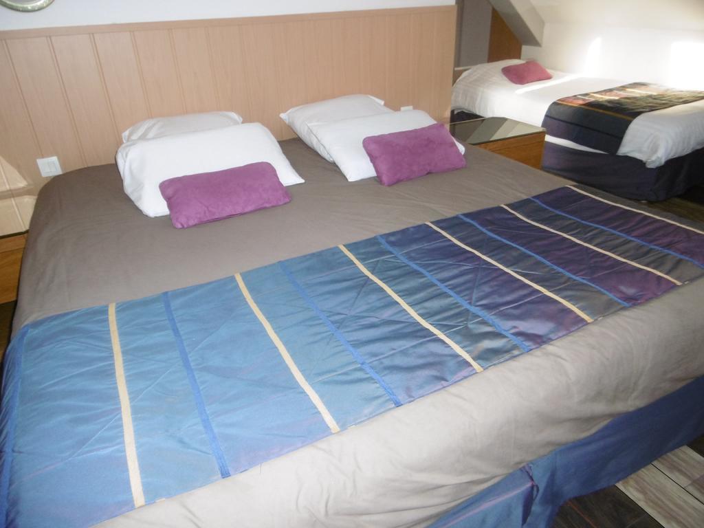 Hotel De L'Arrivée Guingamp Buitenkant foto
