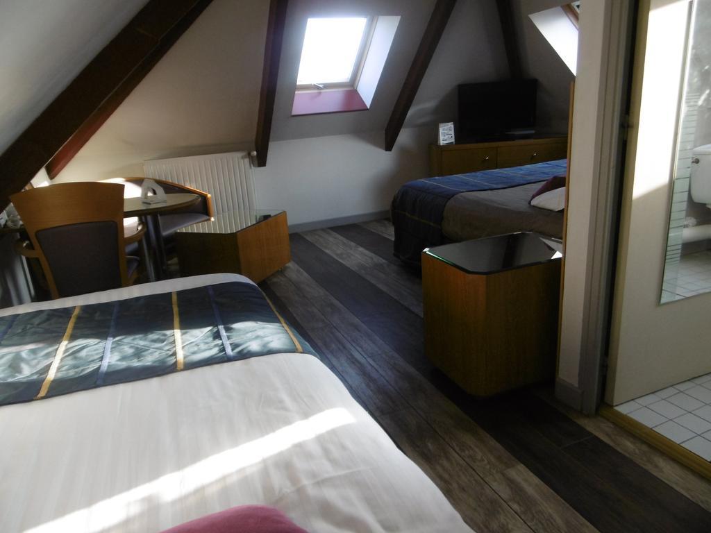 Hotel De L'Arrivée Guingamp Buitenkant foto